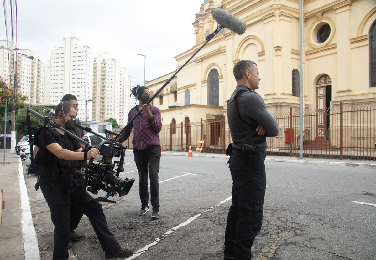 prefsp's tweet photo. 🎥✨ São Paulo bate recorde de produções audiovisuais em 2024! Foram 1.137 projetos filmados, incluindo grandes sucessos como "Sintonia" e "Cidade de Deus". Cultura e inovação em destaque na maior cidade do Brasil!

#SPnoCinema #Spcine https://t.co/Ha4HWLhZip