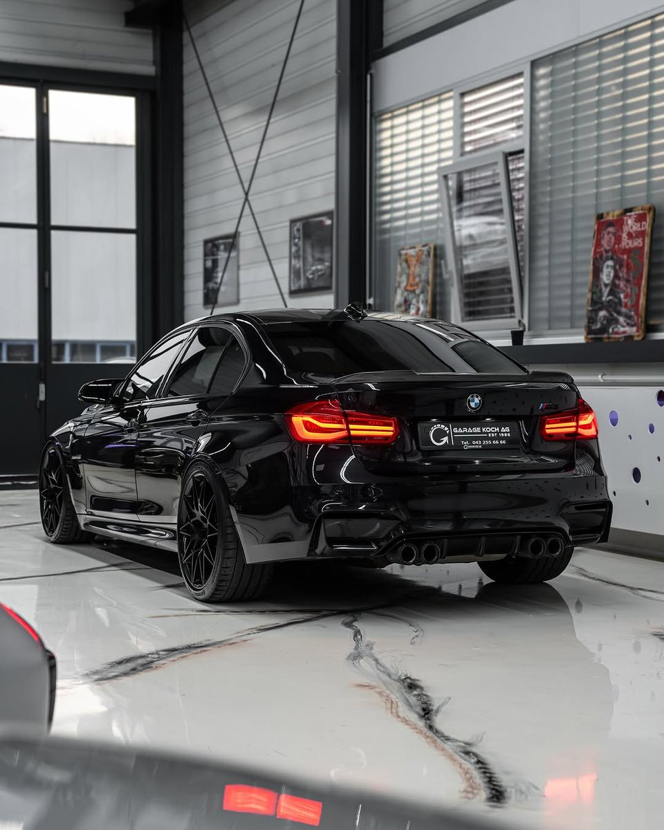 ExoticBMW's tweet photo. Blacked out BMW M3 💣 https://t.co/jNTTqLX6Tk