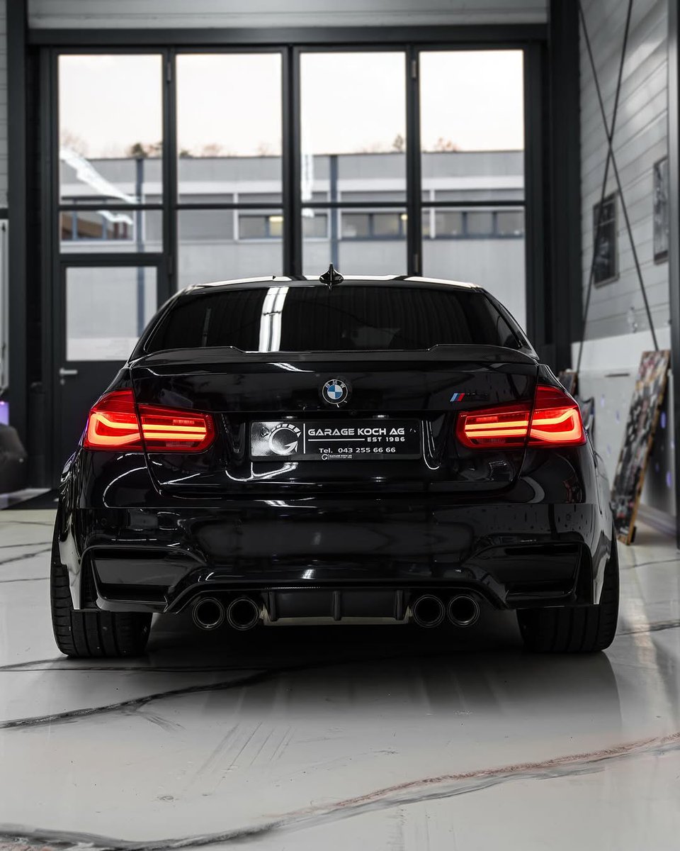 ExoticBMW's tweet photo. Blacked out BMW M3 💣 https://t.co/jNTTqLX6Tk