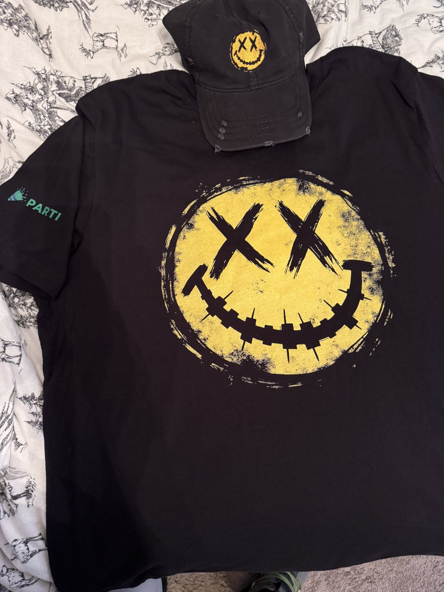 New Scuffed Racing merch samples came in today 🎉 
<a href="/jointheparti/">PARTI</a> gets the right sleeve for being an awesome community has a whole. ✌️
(Not sponsored)