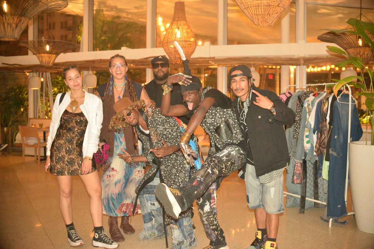 Tonybravado1's tweet image. Been busy af forgot to post these enjoy! 

Our Unreleased private party @RollingLoud weekend hosted by @DRAMsaid @guapdad4000 @nftclt @realartgods