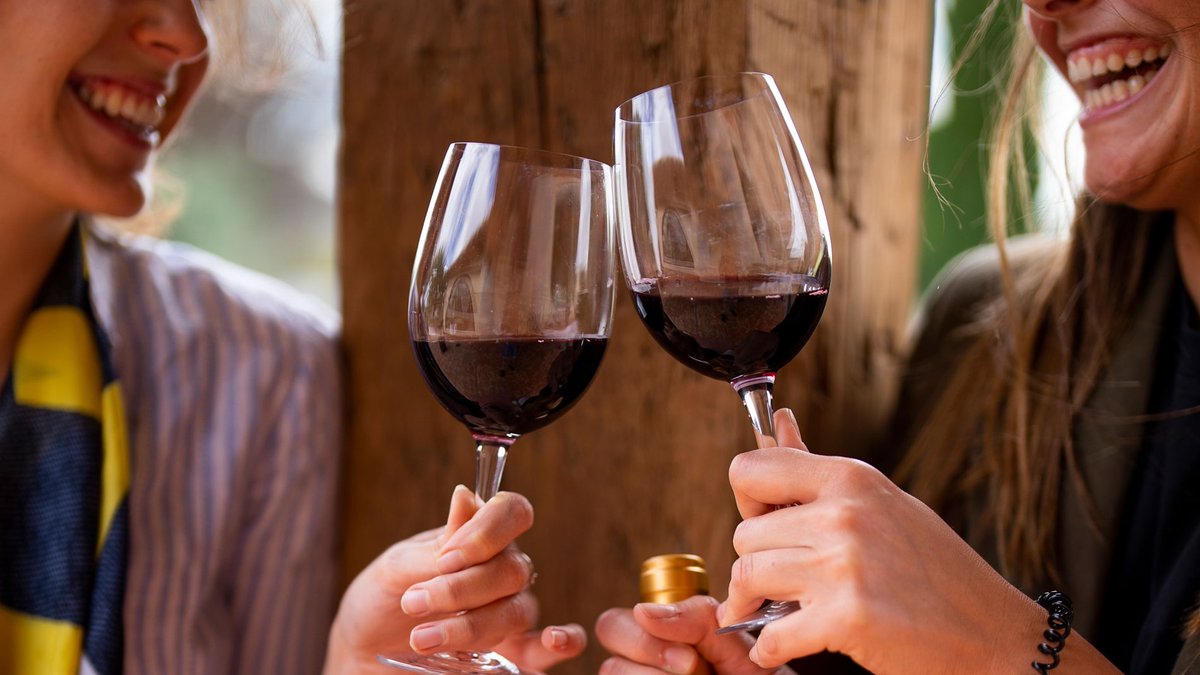 CM y OINOZ, vinos hermanos de Rioja, que en los calados de Bodega CM de Matarromera, en San Vicente de la Sonsierra han encontrado su lugar. 
tienda.matarromera.es/136-doca-rioja
