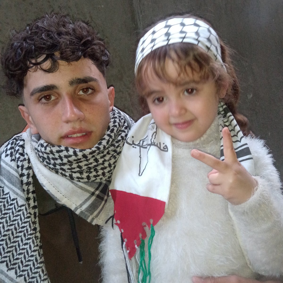 This little girl, Yusra, is my niece and my family needs your support by participating and donating to our campaign, because this is our only hope for survival and our only source of income after we lost everything. Please do what you can!🙏gofund.me/a0ac7bdd