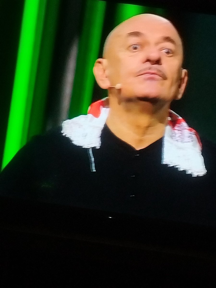 Jesior3's tweet photo. Dzień kolejny czekania aż kabarety będą śmieszne https://t.co/0FV4gdpC6i