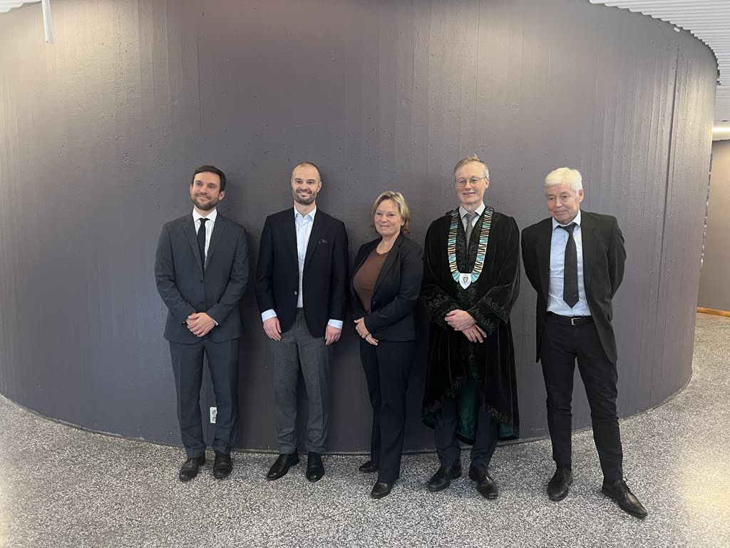 Last week I successfully defended my PhD thesis. Nice to dicuss the thesis with my opponents Joseph Galea and Keith Lohse. And finally I got to meet my excellent supervisor, Romy Frömer. A big day! You can read the thesis here: hdl.handle.net/11250/3170329