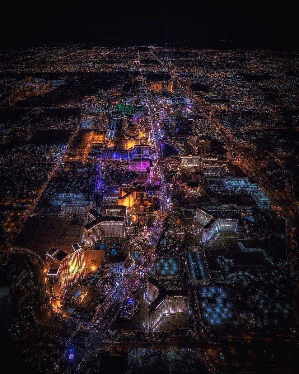 SCVegas's tweet photo. Las Vegas ✈️ https://t.co/EPLpNGHyE2
