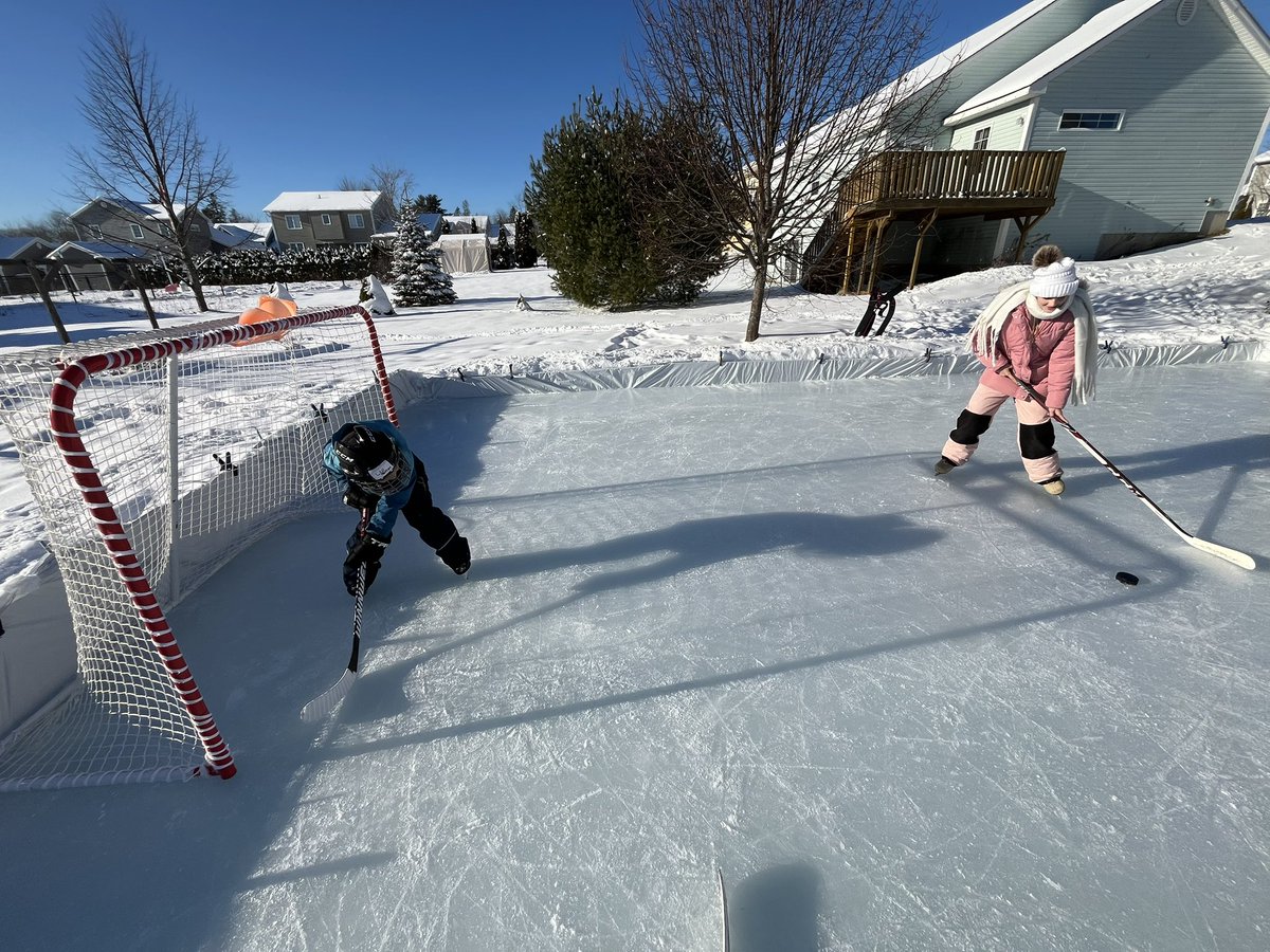 EricMoffatt's tweet photo. Peak Holiday ODR time
#odr #odrszn #byr #backyardrink #outdoorrink #odrjourney #backyardhockey #Fredericton #NB #odrbuilder https://t.co/ju5QH7hFqe