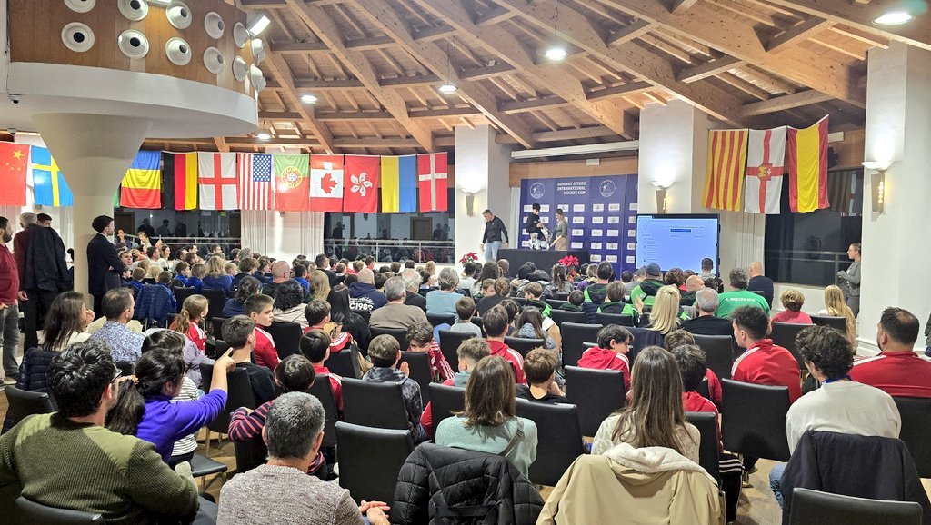 SunwayHockeyCup's tweet photo. La Sunway Sitges International Hockey Cup 2024 ja està en marxa!  Acabem de fer el sorteig de grups i demà es presentaran els equips a les 9:30 h. al Pavelló de Pins Vens. Comencen 4 dies plens d'hoquei patins infantil, amb competició però també amb molta germanor i diversió! https://t.co/aP5Fg5GF0e
