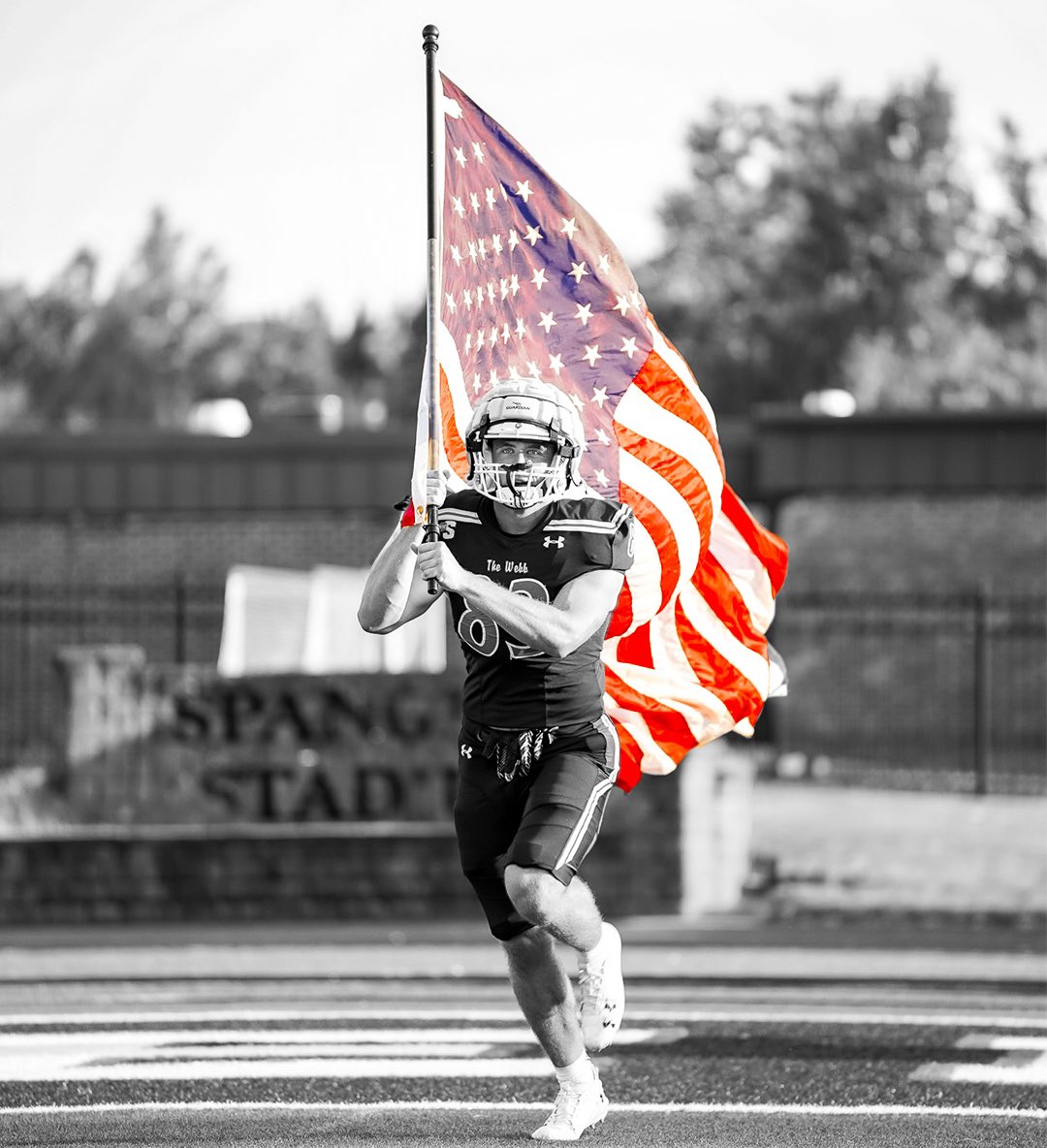 With a perfect 4.0 and being honored as a 2024 Big South-OVC All-Academic recipient, first shoutout goes to <a href="/ColeHoskyns/">Cole Hoskyns</a> !!
#EDGE🪓
#SkoDawgs🦴