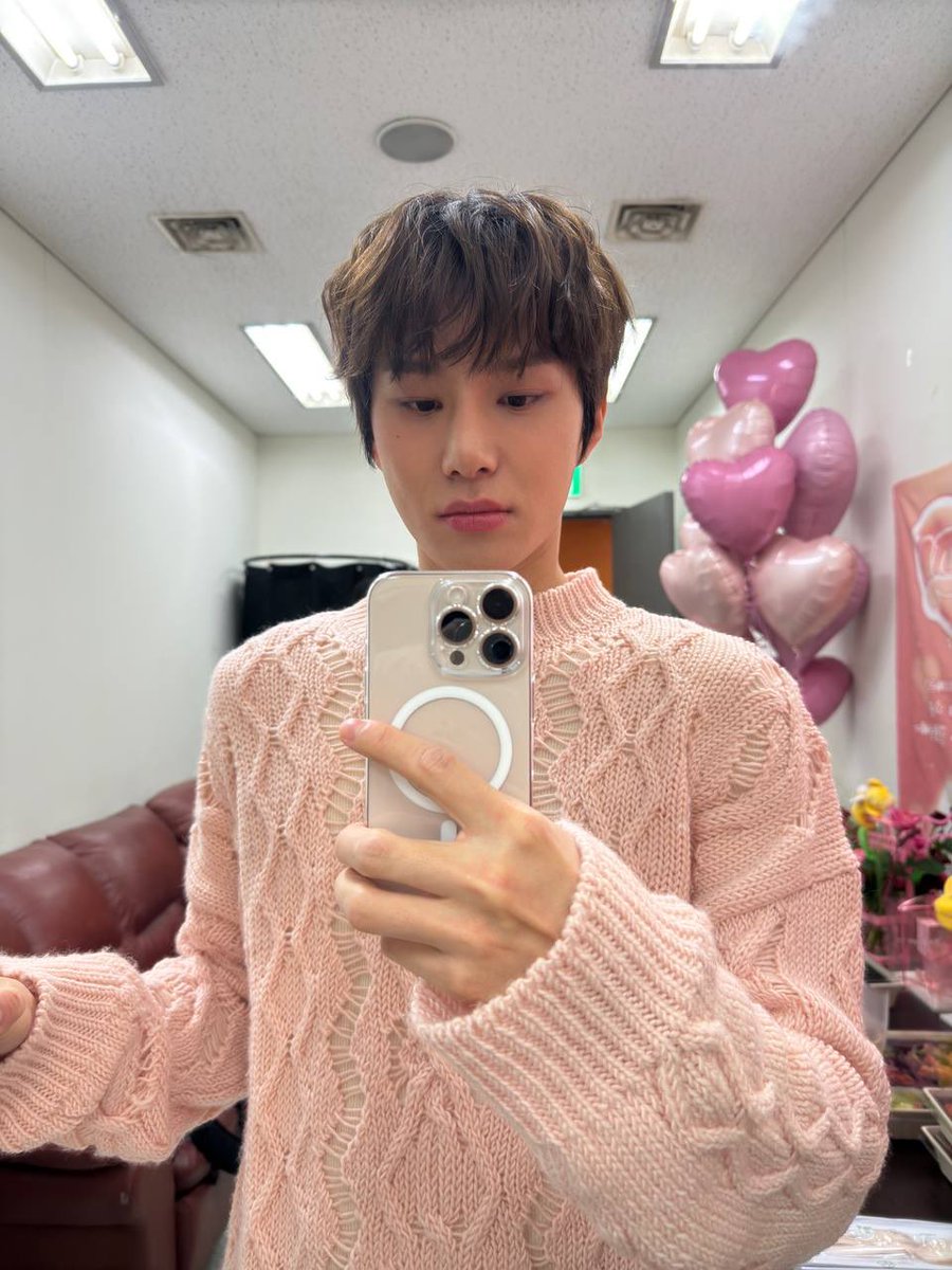 ✎ (slow) tweet media