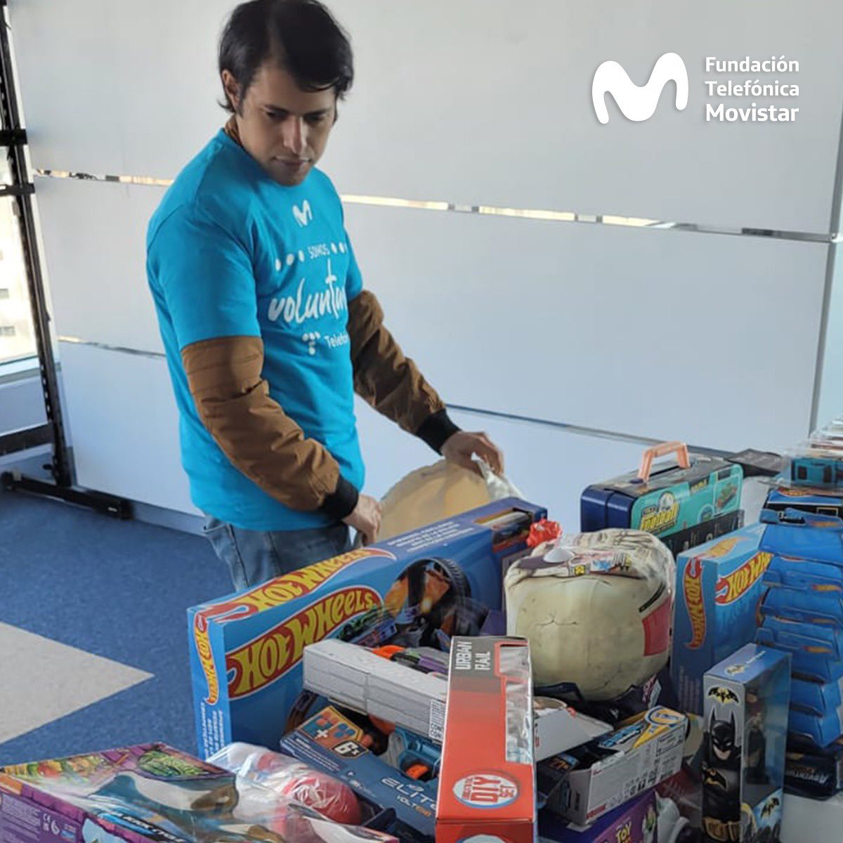 Gracias a los <a href="/VolunTelefonica/">Voluntariado de Telefónica</a> por su solidaridad, generosidad y esmero, y dejar todo preparado para vivir un Día de 👑👑👑 Reyes lleno de magia con los beneficiarios de <a href="/VuelaFundacion/">Vuela Fundación</a>