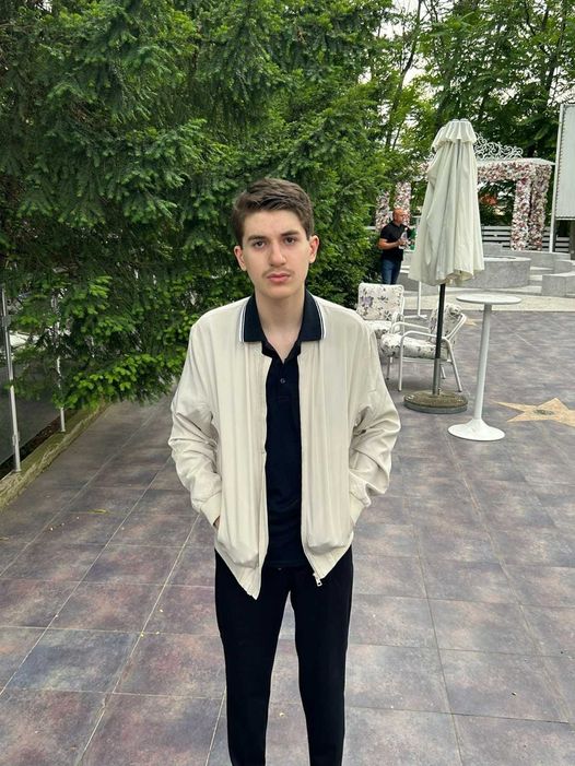 ZSerija's tweet photo. Braco i sestre,prijatelji, i po hiljaditi put vas molim podelite,lajkujte to je pola sekunde,a mom sinu Milosu znaci mnogo. 
174 na 2407 za Milosa https://t.co/be3LmSsWi7