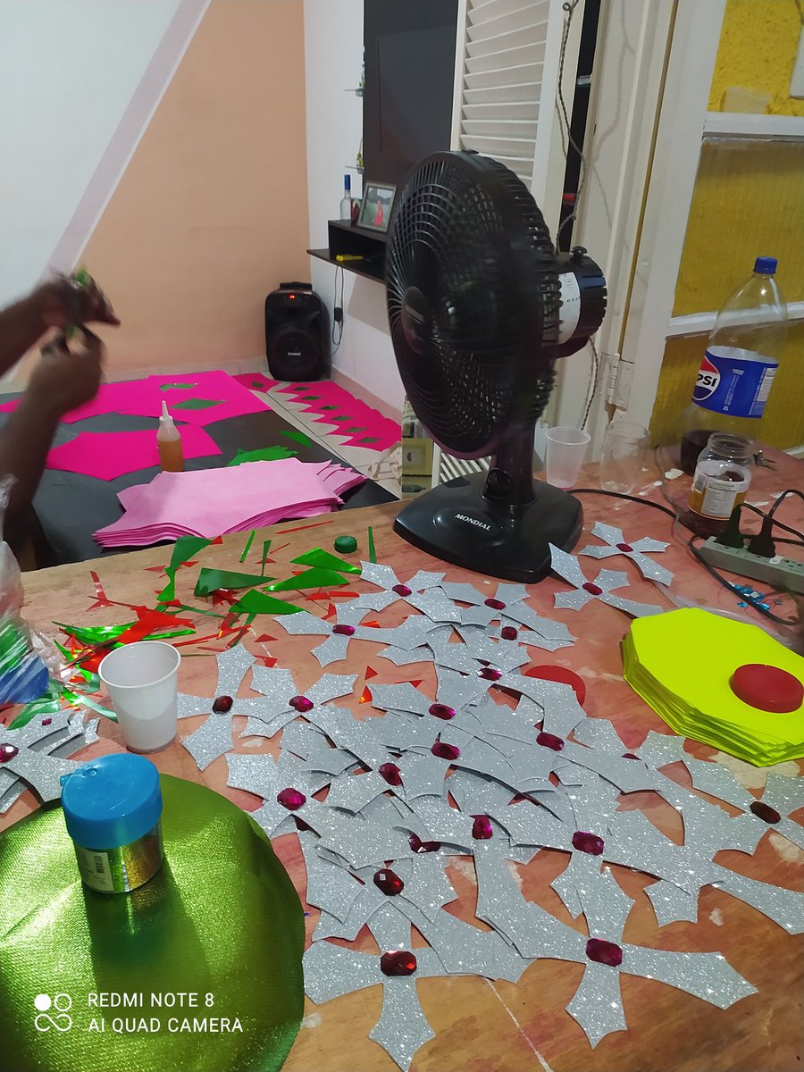 Barracão da on , equipe pé no chão ...