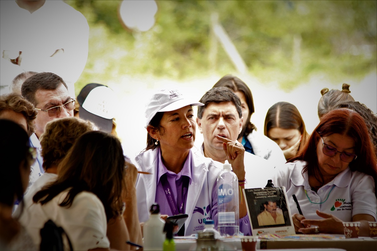 UBPDcolombia's tweet photo. 🟣#Hoy, en #Medellín, escuchamos a las familias de personas desaparecidas en #LaEscombrera, #Comuna13, tras los primeros hallazgos. junto con Mujeres Caminando por la Verdad, #GIDH, @Movicecol, @cjlibertad y Fundación Santa Laura Montoya.

#LaBúsquedaNosUne https://t.co/KaL77ne9fs
