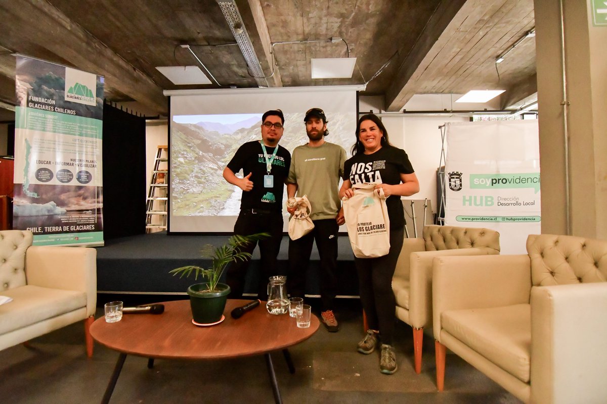 Panel “Parque Nacional Glaciares de Santiago: Avances y Pendientes a un año de su aprobación”, junto a Pilar Valenzuela coordinadora de <a href="/QueremTupungato/">#QueremosTupungato</a>, Rafael Reinoso montañista y Felipe Espinosa fundador de <a href="/glaciares_ong/">Fundación Glaciares Chilenos</a> ❄️🏔️