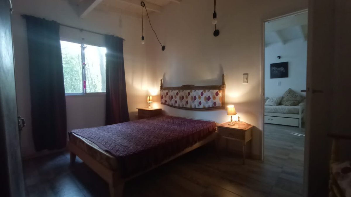 Holis, mis papás alquilan una casa de veraneo para 4 personas en Nueva Atlantis (Pdo de La Costa). 
Es un duplex con parrilla, a 1000mts del mar, y atendida por mis papás que son literalmente un amor de gente (?
Agradecería mucho los RTs y más que predispuesto a contestar dudas