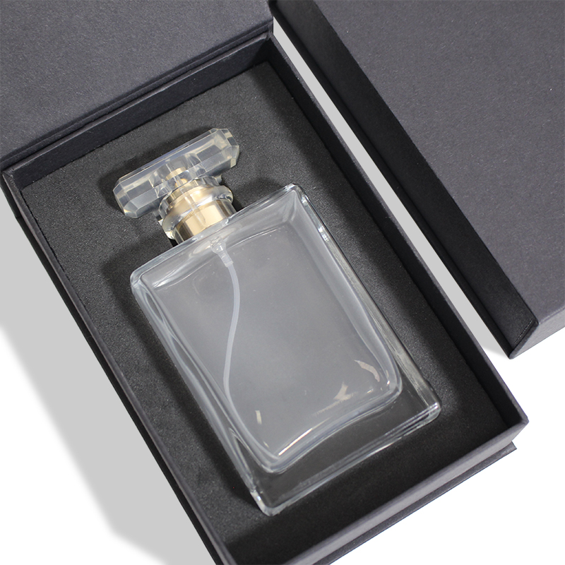 cfpackaging's tweet image. ✨Changfa Packaging Custom Logo Rigid Cardboard Perfume Box🖤
🛍Clamshell magnetic box,EVA velet insert,can choose the color of the packaging box and lining size,can customize the logo according to your preferences💯💯
#perfumebox #clamshellbox #magneticbox #packagingfactory