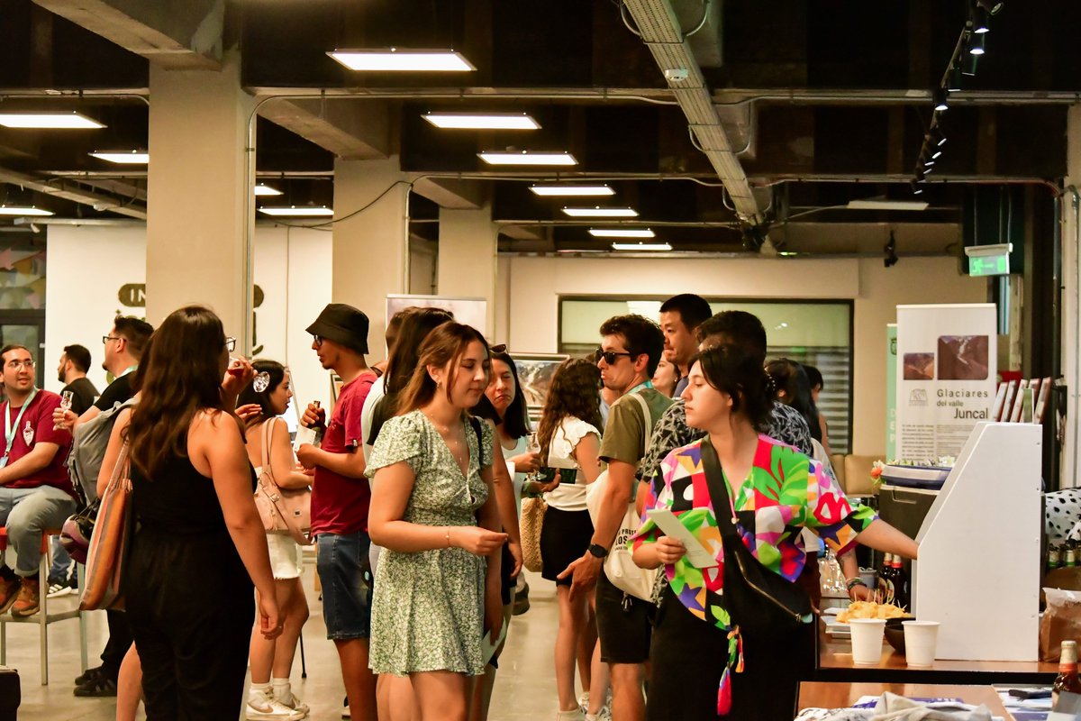 Muchas gracias a todos los asistentes, panelistas, equipo glaciar, marcas patrocinadoras, <a href="/hubprovidencia/">Hub Providencia</a> por facilitarnos sus instalaciones y a nuestros socios donadores que hacen posible la realización de estos proyectos gratuitos 💙 
Atentos a próximas actividades educativas!