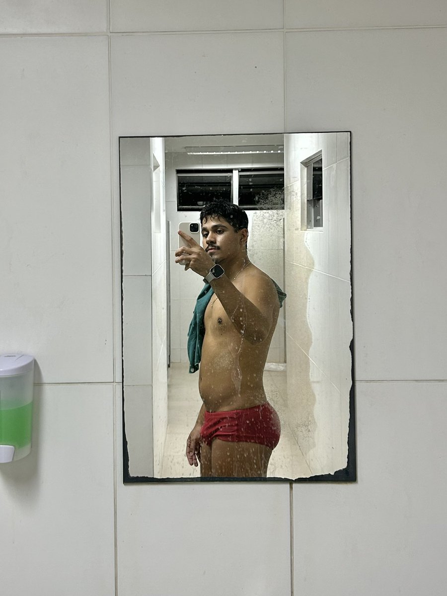 pq_ruanlee's tweet image. última aula de natação do ano 🩲🥹🏊🏽🤿