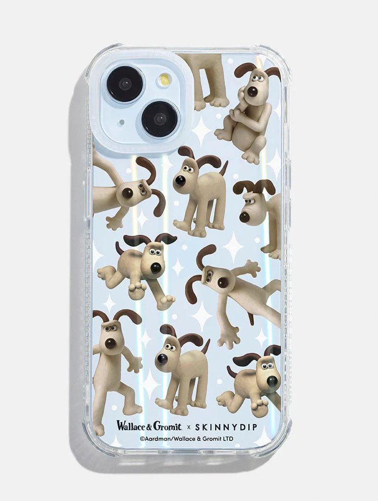 DiscussingFilm's tweet image. Denis Villeneuve says phones are banned from his film sets.

“Cinema is an act of presence. When a painter paints, he has to be absolutely focused on the color he’s putting on the canvas... With a filmmaker, you have to do that with a crew, and everybody has to focus and be…