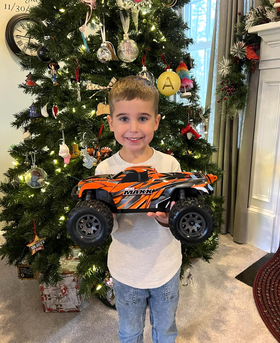 Traxxas's tweet photo. What #Traxxas goods did YOU unwrap this Christmas?? 👀🎅🏻🎁 #TraxxasUnderTheTree 🎄

[[Model # 107154-1 // 89086-4 // 58394-4]] #MiniMAXX #TraxxasMaxx #TraxxasRaptor
#FastestNameInRadioControl #RC
#TraxxasFanPhoto 📸: RCExcitementOfficial //  team_reckless_crew // liwy222 https://t.co/rHEW4La9o3
