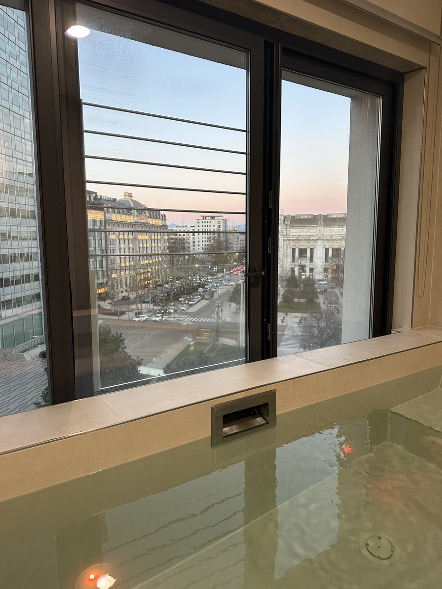 MoneyMike082's tweet photo. not your average 18year old in Milan https://t.co/z5puJFqJvT