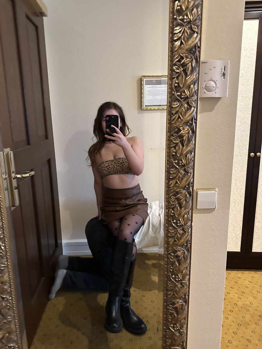 In letzter Zeit kommen so viele Femdom/Findom Virgins zu mir…. I love 💕 antreten zur Ausbildung loser! 🍇👸🏻