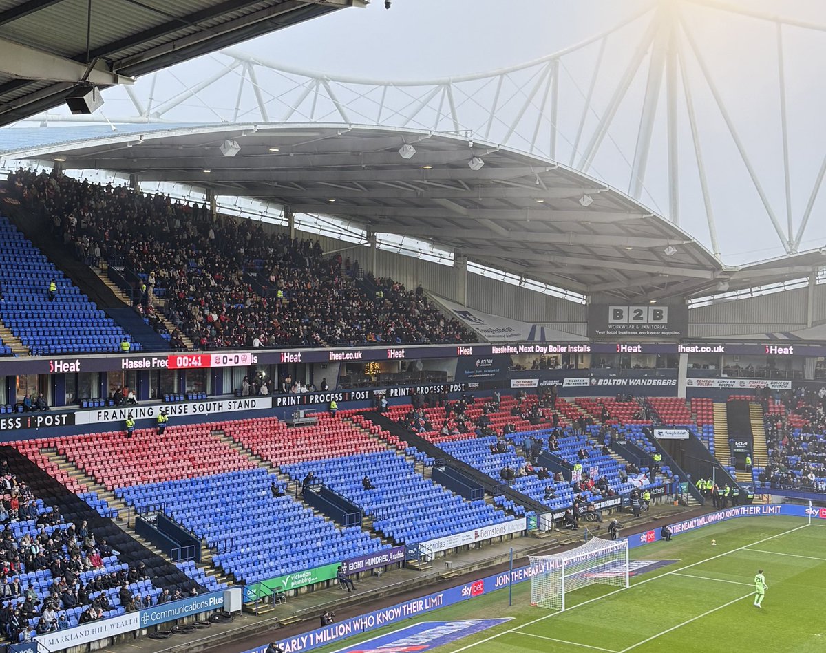 FBAwayDays's tweet image. Barnsley fans at Bolton today.

They were treated to a fantastic 2-1 win. 👏