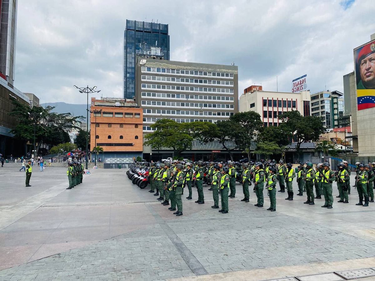 ¡La patria es primero! 

#FANB 
#IntegrarEsVencer