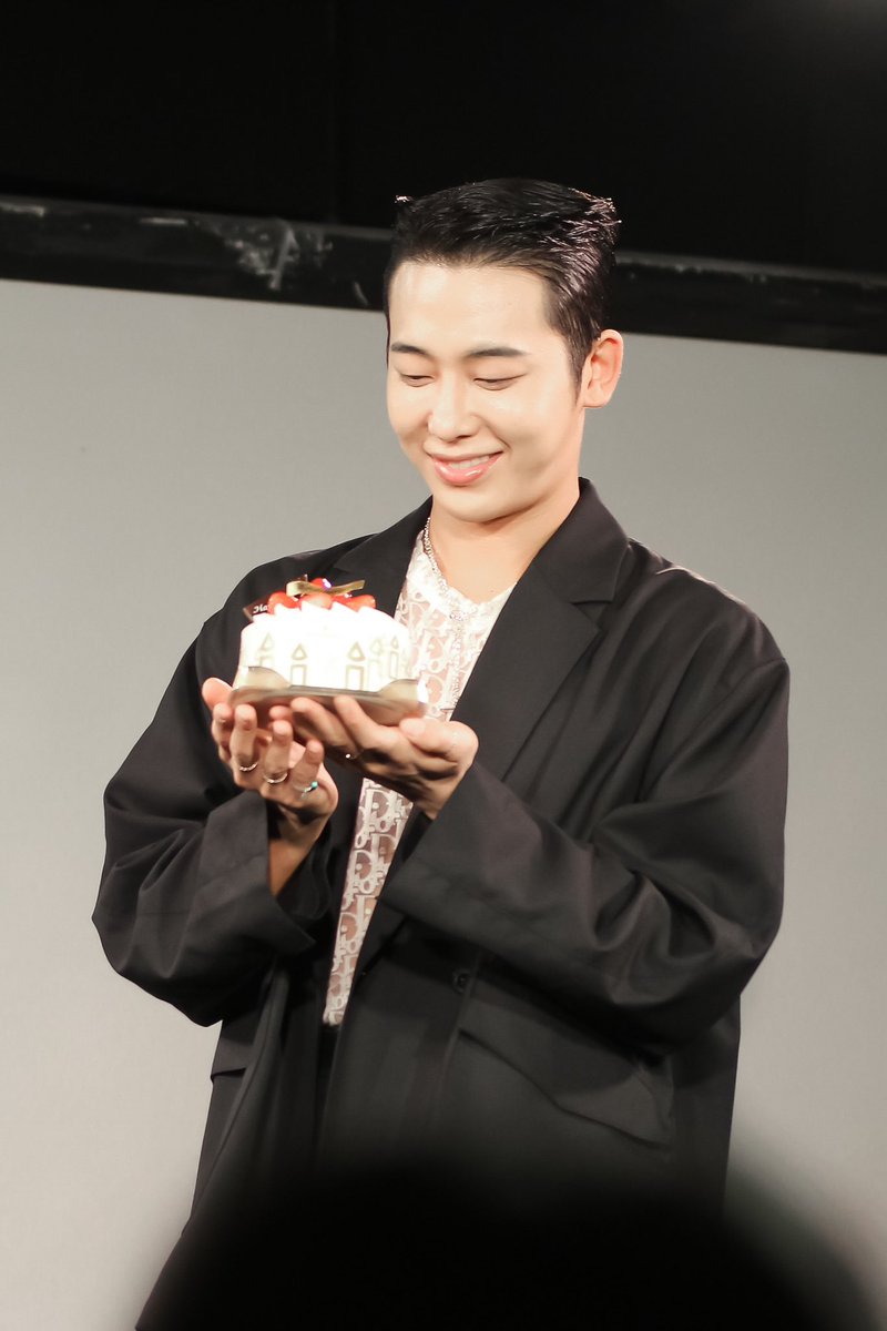 lilybeam63's tweet photo. 20241226
DoIHyeon Birthday Fanmeeting🍷✨
2024 2部

めちゃくちゃかっこよかった😍
うたも すてきだった🎤✨
たのしい じかんを ありがとう♥️

@doihyeon 
#doihyeon #myname #chaejin
#doidoi https://t.co/PS1yfhojJ9