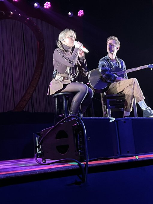 𝝦𝗼𝗽 𝘏𝗂𝘃𝗲 ᴿᴾ tweet media