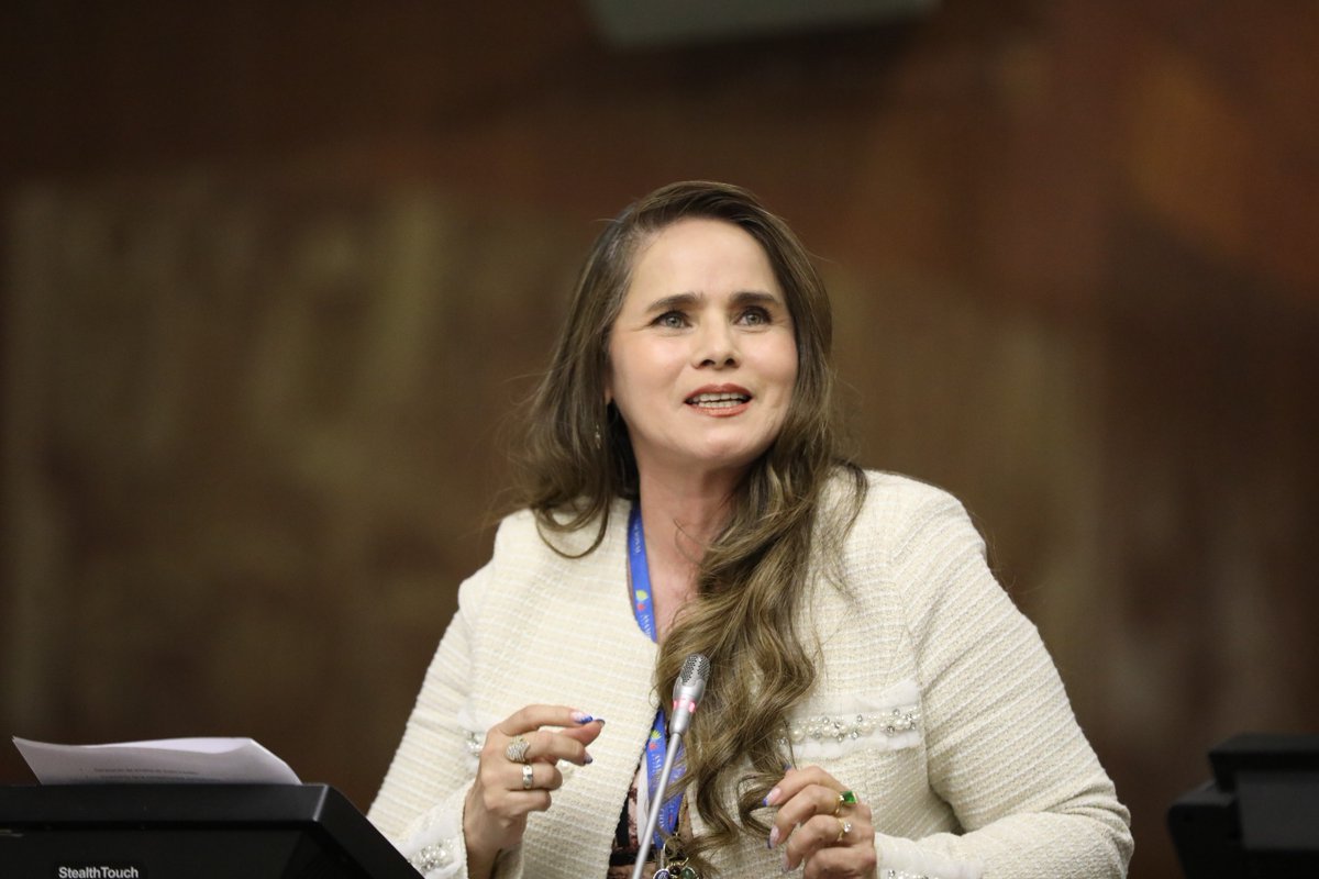 .@vivizam25 remarca la importancia del sector productivo, que da los alimentos y recursos que necesitamos para vivir y desarrollarnos: "El #CódigoReactivaciónAgropecuaria  protege la soberanía alimentaria" "Sé que vamos a apostar por el cambio, porque en el campo está el futuro"