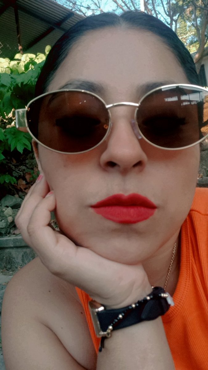 daniela91go's tweet image. Bebé, solo avisame si ando en una relación no monógama, para no andar con el papel de la pendeja fiel.