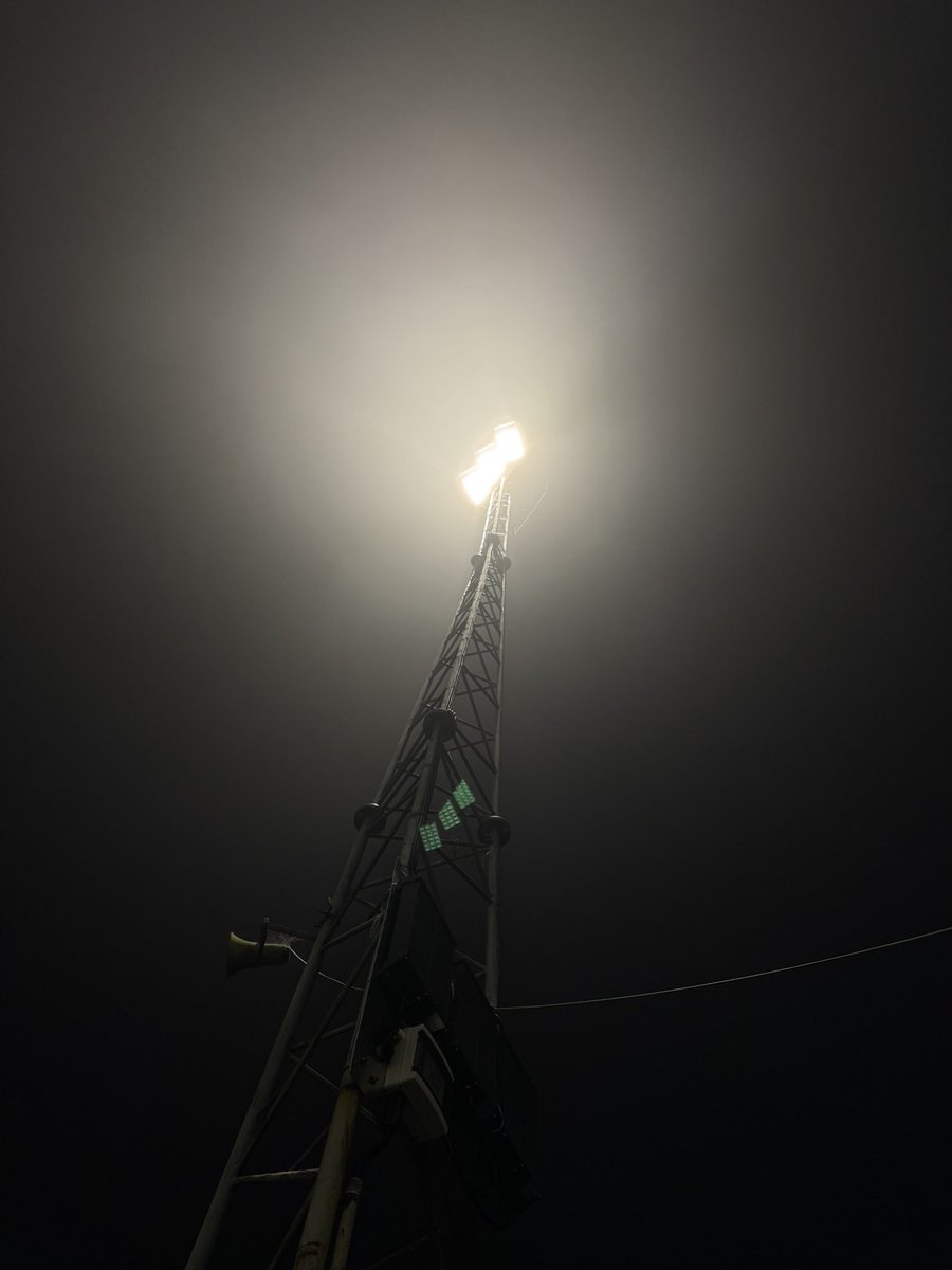 Menstonunited's tweet photo. #footballfloodlights @GainsTrinityFC v @GuiseleyAFC on #BoxingDay https://t.co/VIsaSP2389