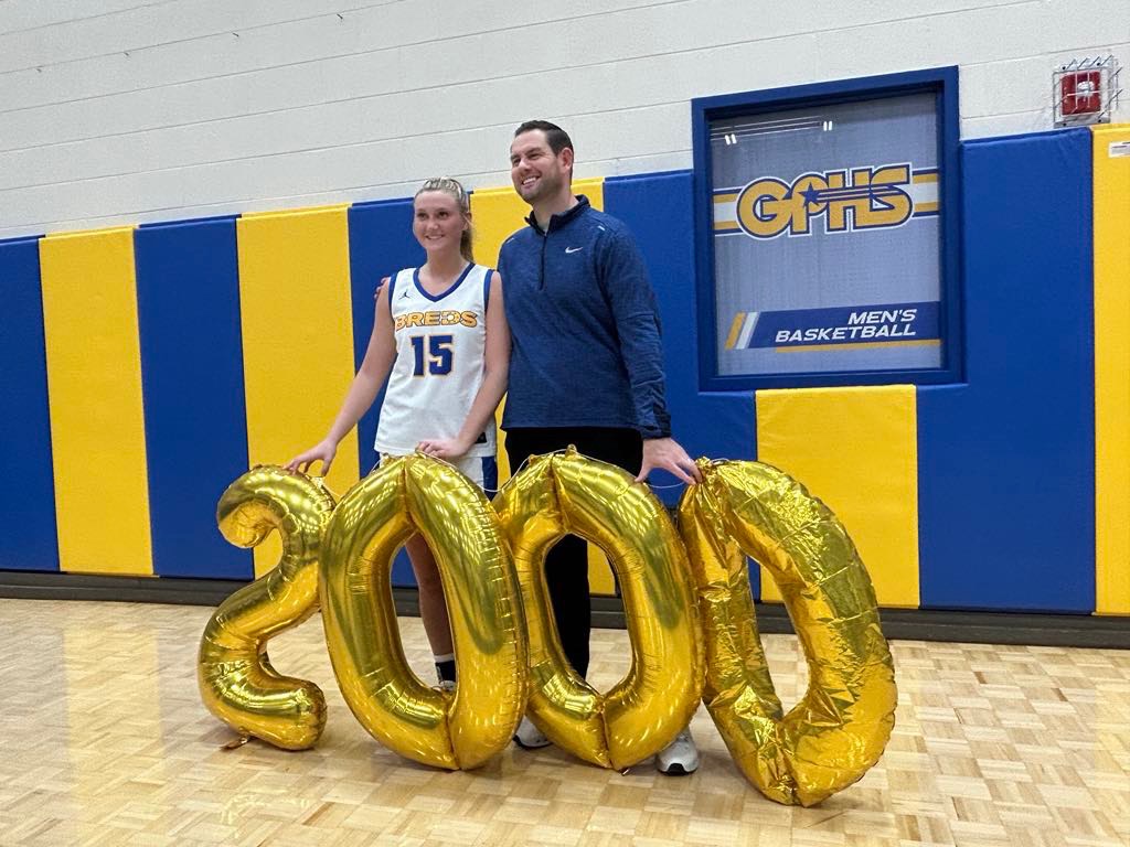 NewCathBreds's tweet photo. Congratulations to Senior Caroline Eaglin who scored her 2,000th career point today against Gatlinburg Pittman! https://t.co/FeD4JqNZfC