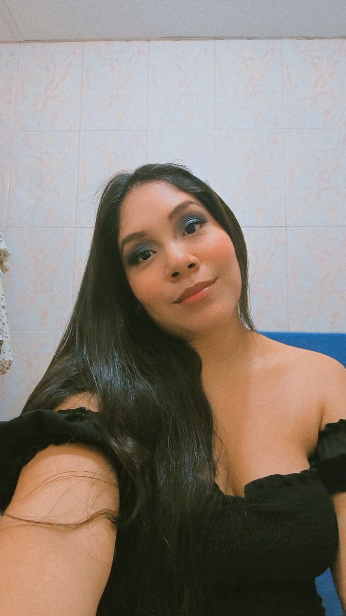 qUe_Mujer's tweet photo. Por aquí después de mucho tiempo... 💙 Xmas🎄 https://t.co/cV9BaQjD5A
