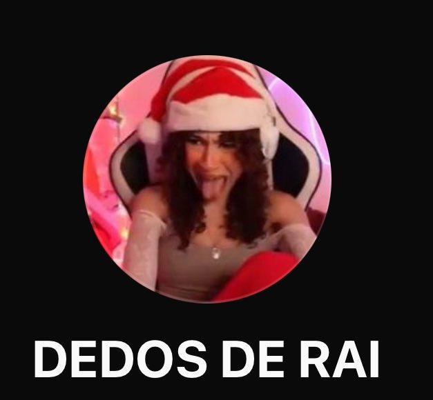 18blohsh's tweet photo. de navidad volvimos a halloween https://t.co/We9U6WNcnB