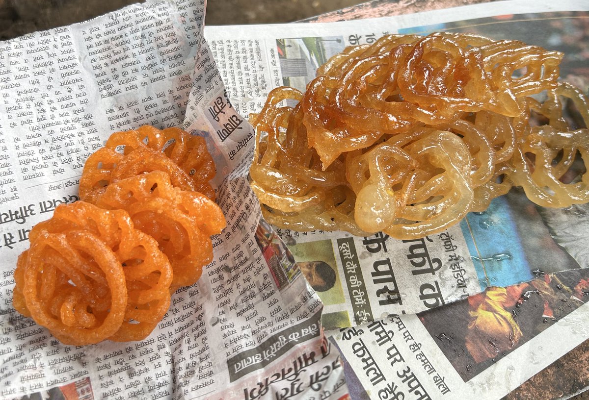 ujjwalabaxi's tweet image. Jalebi &amp;amp; Imarti :)
Dono mein Kya fatal hai?
#vegan #indiandessert #Rajasthan