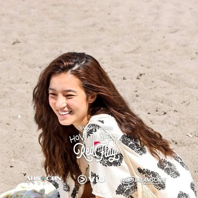 OMGGGG I LOVE THIS LOOK + HER HAIR 🤩

#DonBelle 
#RedFlagDiaries
#RedFlagDiariesEp5 💛
#HowToSpotARedFlag