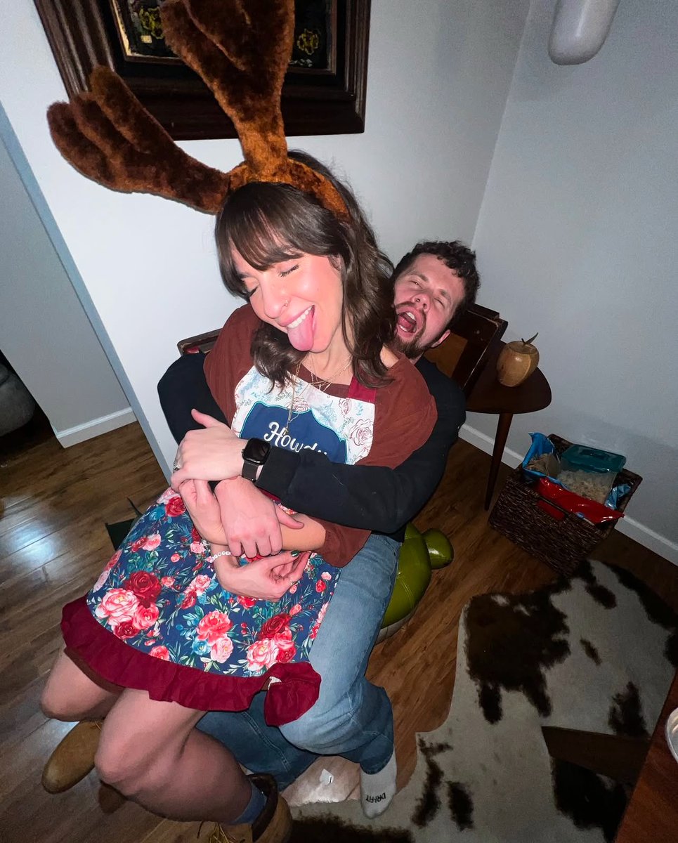 GJhUpdates's tweet photo. 📢 | Photos After Christmas! 

Gabbie Hanna having a very merry christmas holiday with her family and boyfriend, recently posted on her Instagram 🎄🎁 https://t.co/KTsF0L3FAt