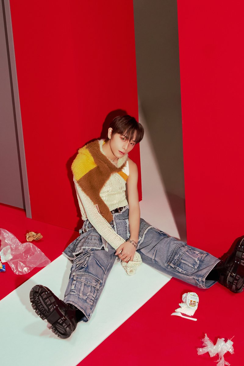 XLOV 1st Single [I'mma Be]
CONCEPT PHOTO #HARU

2025.01.07 6PM(KST)

#XLOV #엑스러브 #하루
#Imma_Be #XLOV_Imma_Be