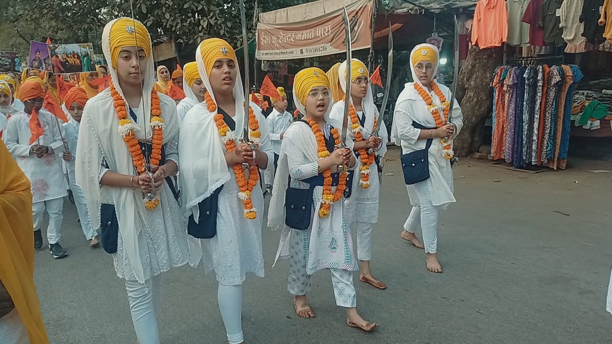 KulbirChabra's tweet photo. समूह साध संगत अते गुरू सिंघ सभा द्वारा खालसा पंथ के सृजनहार दशमेश पिता गुरु गोविंद सिंह जी के चार साहिबजादो की शहादत तथा धर्म की रक्षा हेतु उनके बलिदान तथा शौर्य को समर्पित #वीर_बाल_दिवस पर गुरूद्वारा से गुरुवार 26 दिसंबर को पैदल रैली ‘सफर ए शहादत मार्च‘ का आयोजन किया गया है। https://t.co/x8fyDOlxO4