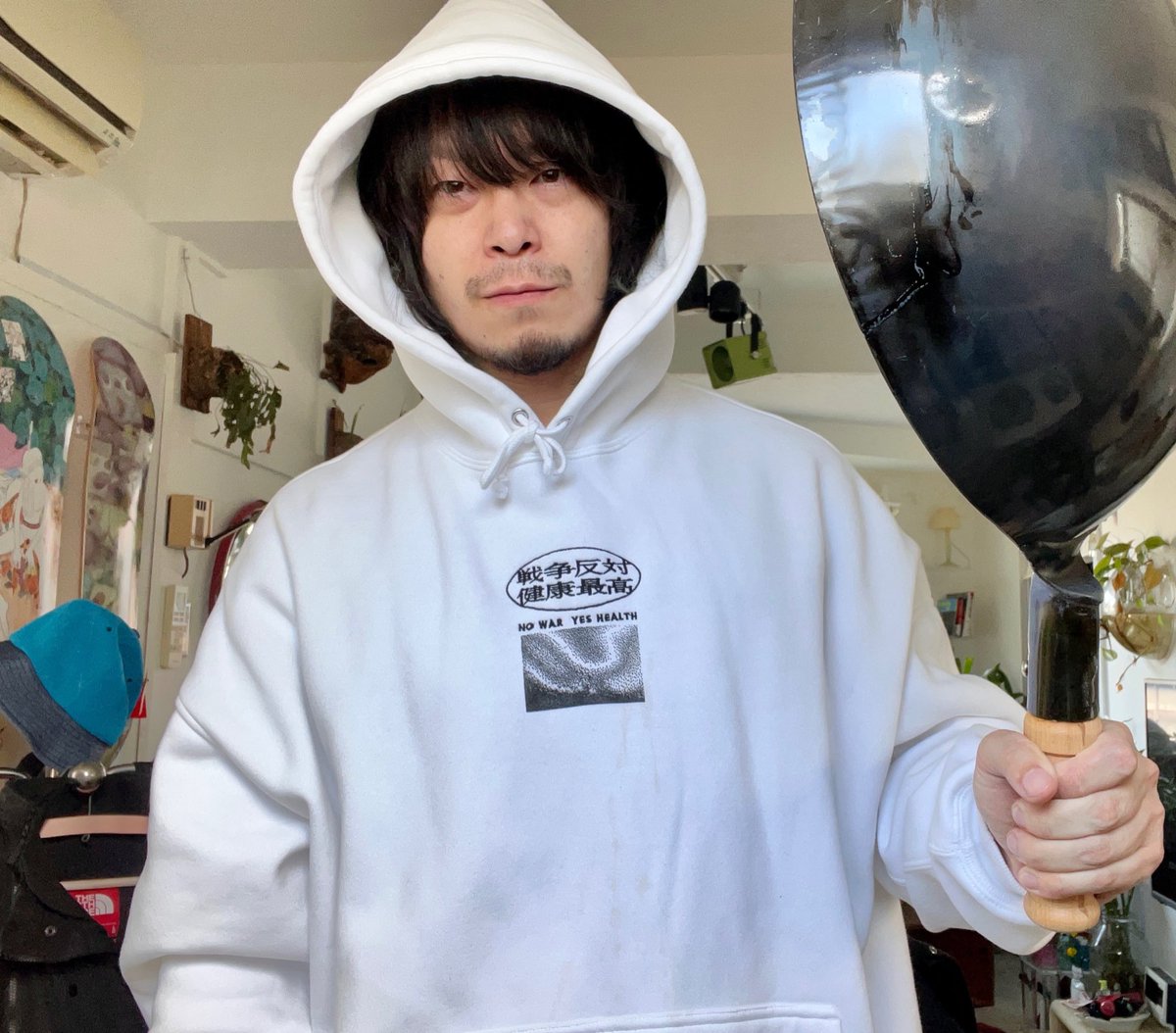 NEWS パーカー tシャツ 戦争反対健康最高Tシャツ・パーカーの売上100万円を国境なき医師団に