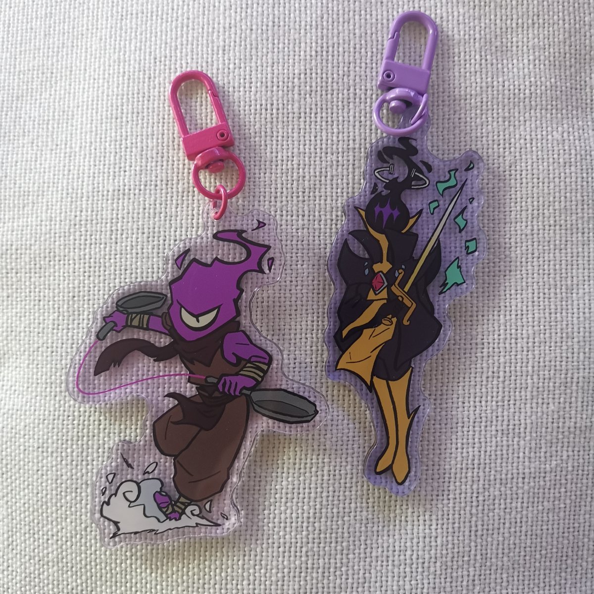 Aebis_wq's tweet image. Harloo,, last announcement of the year to any DeadCells fans out there :"DD
Sadly I had to rush this out b4 EOY so I could only do Beheaded and Queen,, but will definitely work on the other characters if time permits
✨Link to shop in thread below✨
#DeadCells