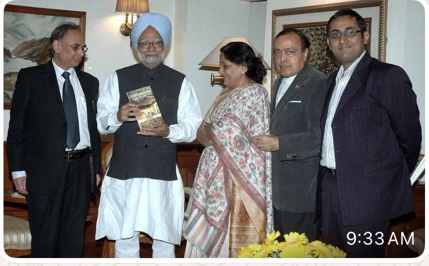 RSPandey_RSP's tweet photo. In passing away of Dr #ManmohanSingh , the country has lost an unparalleled personality with tremendous abilities of head and heart. He remained unpolluted by politics despite having reached pinnacle of power. With fond memories and heartfelt condolences-Om Shanti! https://t.co/fc4t6on1j0