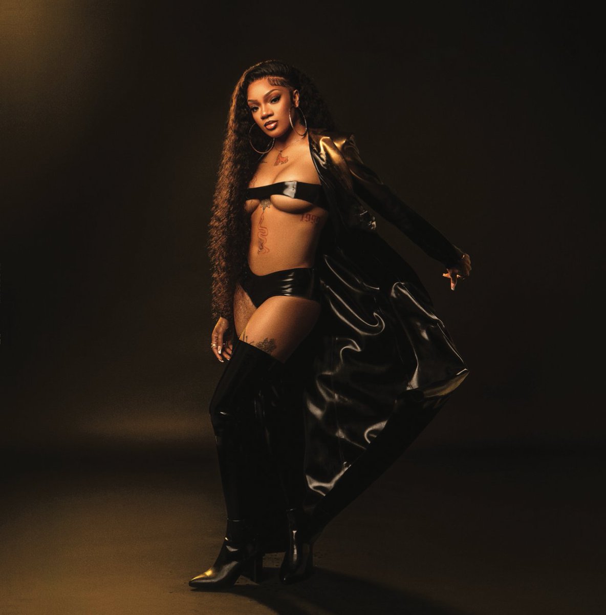 GloRilla becomes the first female rapper to have multiple projects sell over 500,000 units each in the US in 2024 ('EHHTHANG EHHTHANG' and 'GLORIOUS').