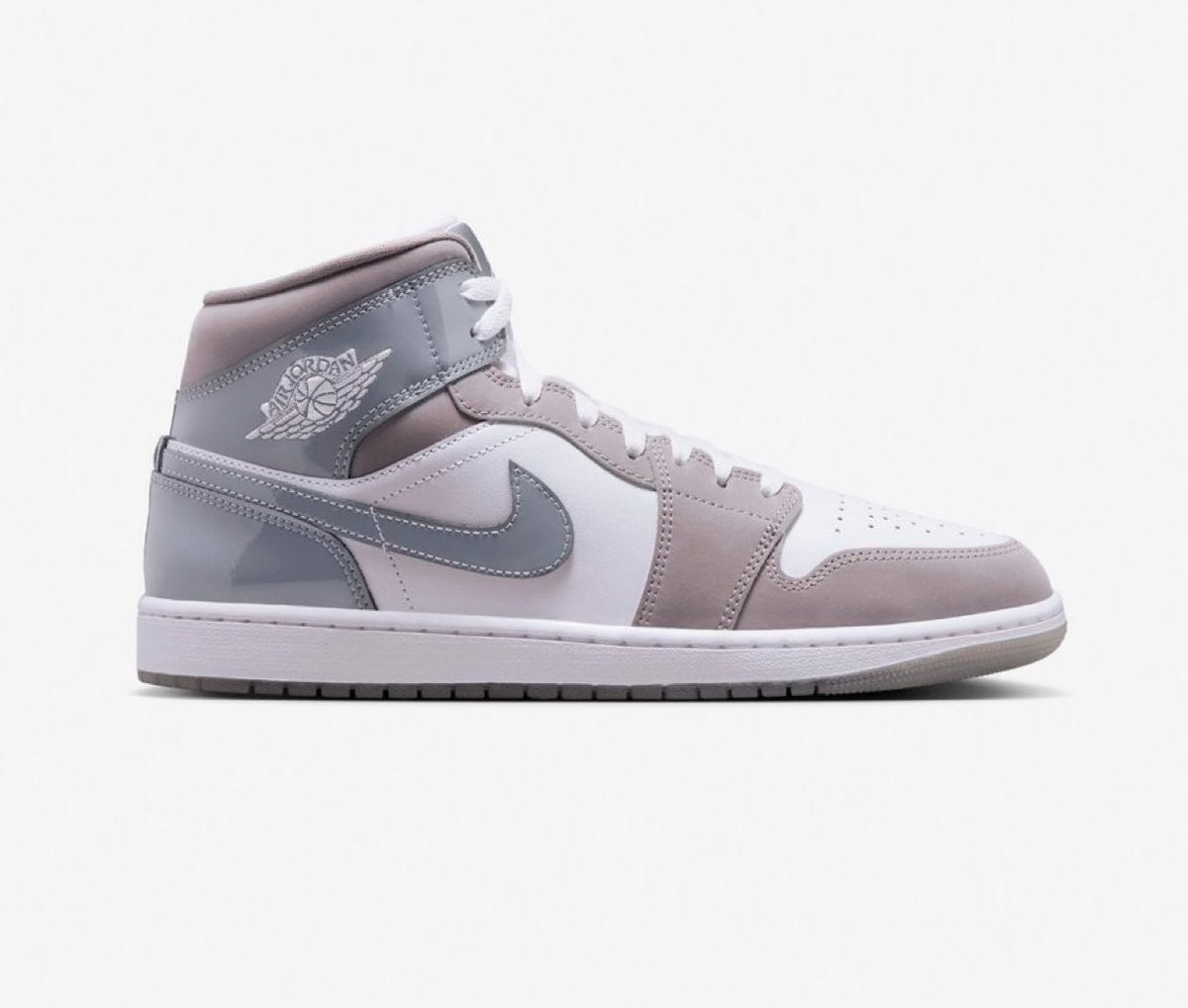 snkr_twitr's tweet photo. AD: $81 at checkout 
Jordan 1 Mid SE 'Cool Grey'

Shop -> https://t.co/bWlLlWSvOu https://t.co/ytpR5ykIbO