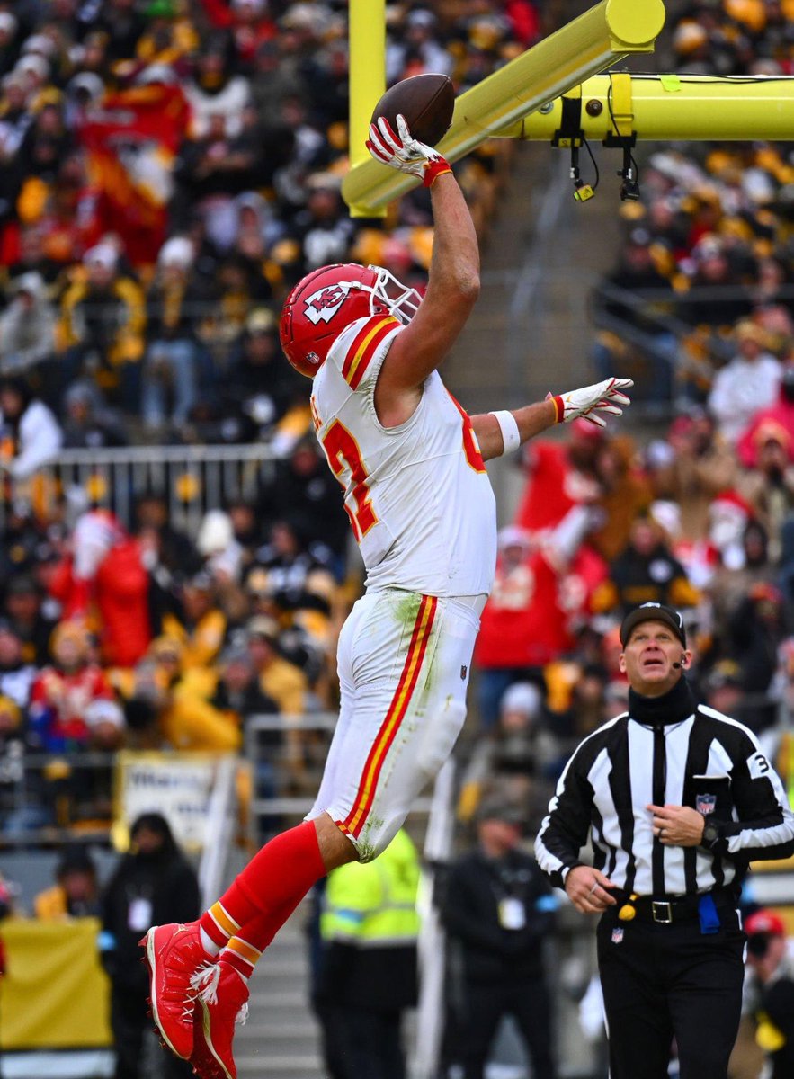 TravisKEdits's tweet photo. Keep RT’ing to vote !! ❤️💛
#WPMOYChallenge   + @tkelce 
#WPMOYChallenge   + @tkelce 
#WPMOYChallenge   + @tkelce 
#WPMOYChallenge   + @tkelce https://t.co/DGH9VHOKEC