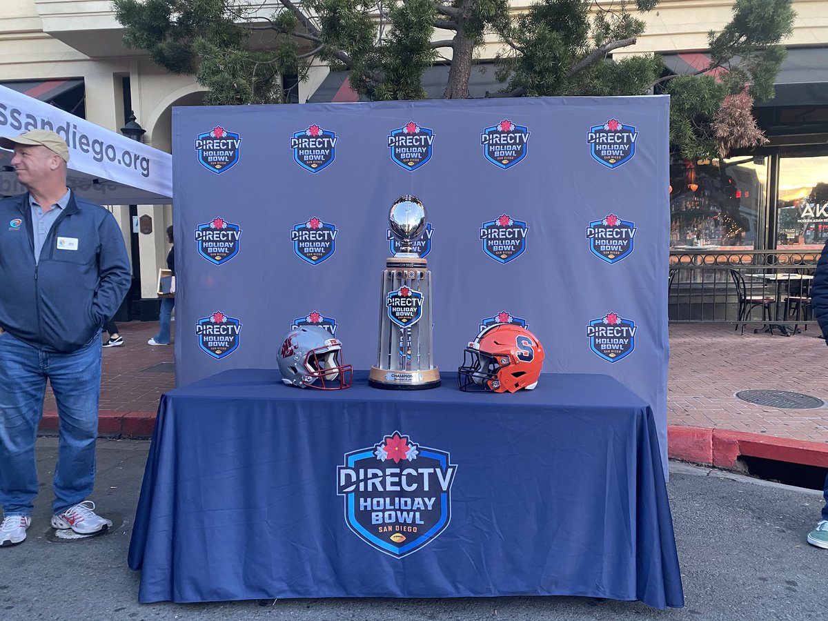 The fourth annual Bowl Bash starts shortly here in downtown San Diego. Both Syracuse and Washington State will have their marching bands compete in the “Battle of the Bands” event at 6 p.m. PST. Follow this thread for live updates!