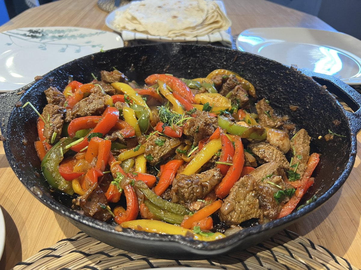 mfprysl's tweet image. Our family gathered in a festive mood around the table. We performed the right rites to summon the fajitas. There was much rejoicing #homecooking